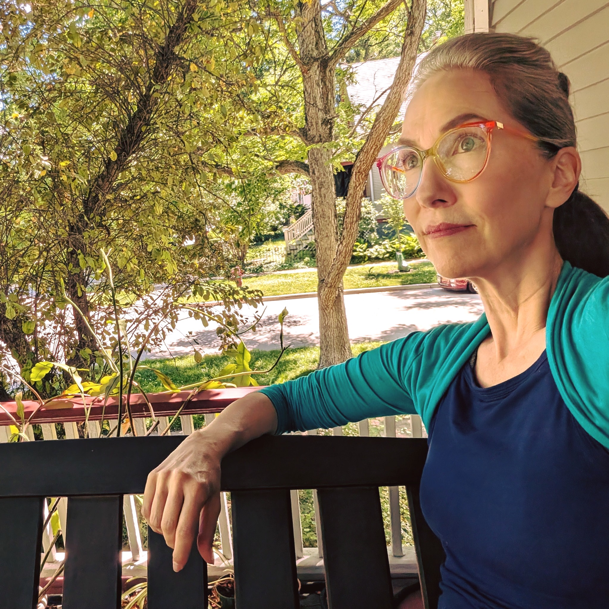 TGIF, how is everyone doing this week? I'm finally getting outside after 8 coaching sessions today (and being mes-mo-ized by the hummingbirds on my porch)!
